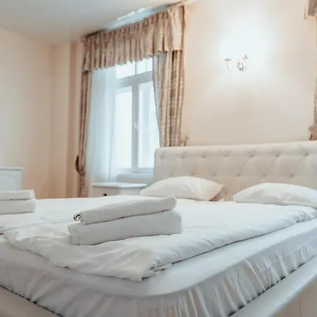 Dream - Spacious 1-bedroom In The Old Town Apartment